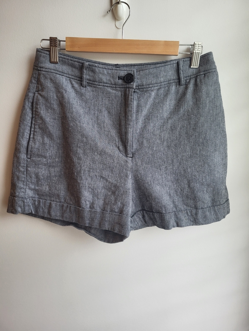 LOFT Cotton/Linen Blend Gray Tailored Cuffed Shorts